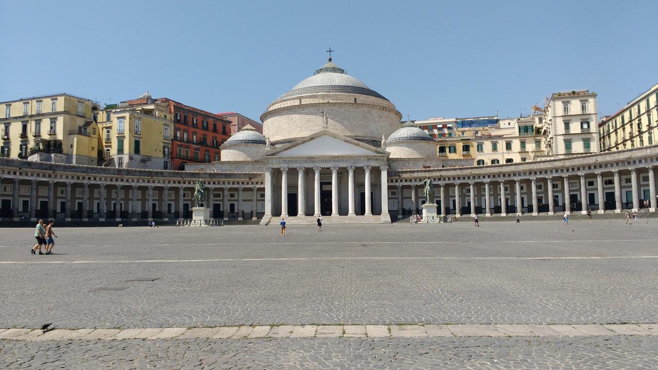 Palazzo Chiatamone Hotel Napoli Bagian luar foto